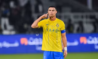 Ronaldo ghi bàn trong trận thắng Al Shabab.