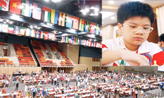 Quang cảnh thi đấu giải cờ vua trẻ thế giới tại Durban, Nam Phi và nhà tân vô địch U12 thế giới Nguyễn Anh Khôi (ảnh nhỏ). Ảnh: VSI và Internet