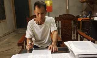 Thời gian qua, gia đình và luật sư đã gửi đơn kêu cứu và đơn từ khắp nơi đề nghị khôi phục điều tra vụ án giết thiếu niên Hoàng Ngọc Đông ở khu Hạ Sơn, tổ 1, phường Minh Khai, thành phố Hà Giang. Ảnh Nguyễn Thắng