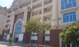 Thêm một đại học vượt rào, đào tạo văn bằng 2 tiếng Anh