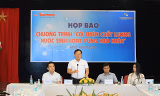 Nhà báo Lê Xuân Sơn, Tổng biên tập báo Tiền Phong phát biểu khai mạc chương trình. Ảnh - Như Ý