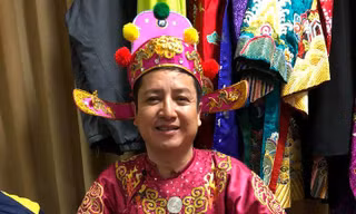 Nghệ sĩ Chí Trung vào vai Táo Quy hoạch trong Táo quân 2018.