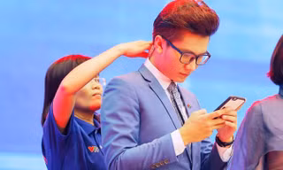 MC Công Tố khi chuẩn bị ghi hình.
