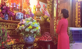 Phương Mỹ Chi diện áo dài duyên dáng như thiếu nữ