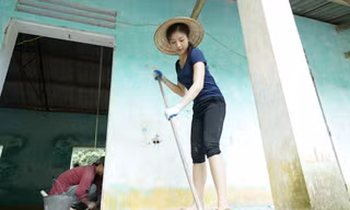 Thí sinh HHVN đào nền, quét sơn...cải tạo trường mầm non ở Hà Giang