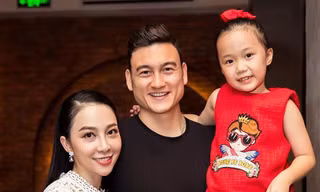 Thủ môn Đặng Văn Lâm và diễn viên múa Linh Nga.