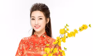 Món quà đặc biệt của Hoa hậu Mỹ Linh ngày đầu năm