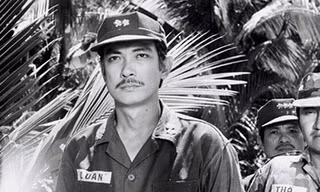 Tên tuổi Chánh Tín nổi đình đám gắn liền với bộ phim nổi tiếng "Ván bài lật ngửa".