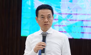 Bộ trưởng Bộ Thông tin Truyền thông Nguyễn Mạnh Hùng tại buổi gặp gỡ chiều 15/7. Ảnh: Viễn Thông