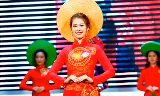 Trương Khánh Huyền đăng quang ‘Nữ sinh duyên dáng, tài năng’ Phú Thọ
