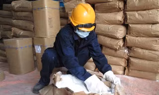 Kiểm tra hàng trước khi tiêu hủy.
