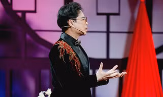 Danh ca Ngọc Sơn trong chương trình "Thần tượng Bolero".