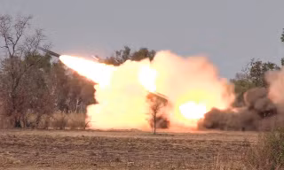 [VIDEO] Hệ thống HIMARS được Mỹ chuyển sang Syria uy lực thế nào?