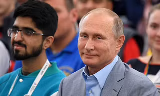 Ông Putin hé lộ 'một thứ khủng khiếp hơn bom nguyên tử'