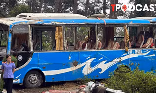NÓNG 26/4: Công an thông tin nguyên nhân vụ lật xe khách 3 người chết ở Tam Đảo