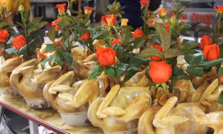 Thị trường 26/2: Xôi gà đắt hàng ngày rằm tháng Giêng