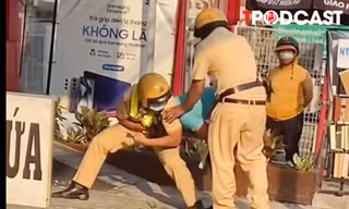 NÓNG 10/2: Thực hư clip CSGT ‘kẹp cổ’ tài xế taxi công nghệ ở TPHCM