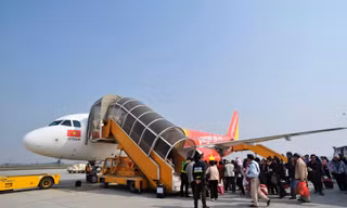 'Sốt' vé máy bay dịp nghỉ lễ 30/4 - 1/5, giá vé tăng mạnh