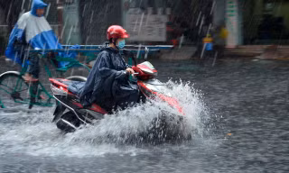 Miền Trung mưa kéo dài