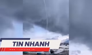TIN NHANH: Ngư dân kể lại giây phút xuất hiện vòi rồng cao gần 1.000m trên biển ở Khánh Hòa