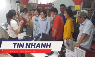 TIN NHANH: Giá vàng cao nhất từ đầu năm đến nay; Hàng trăm phụ huynh 'vây' trung tâm Apax Leaders