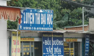 Một điểm LTĐH không phép tại Hóc Môn từng bị Sở GD&ĐT đình chỉ hoạt động nhưng nay vẫn hoạt động Ảnh: Q.P