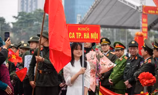 Chủ tịch Hà Nội cùng thứ trưởng Bộ Công an dự ngày hội tòng quân 