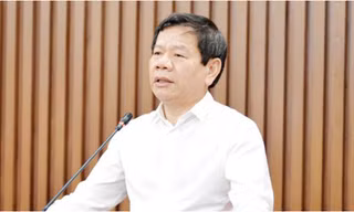 Cựu Chủ tịch Quảng Ngãi Đặng Văn Minh khai dùng một phần tiền nhận hối lộ để xây 8 căn nhà cho hộ nghèo 