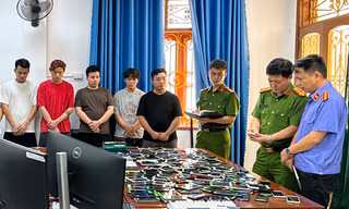 Triệt phá đường dây dụ dỗ học sinh, sinh viên mua bán hàng nghìn tài khoản ngân hàng