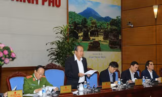 Phó Thủ tướng Thường trực Chính phủ Trương Hoà Bình phát biểu tại phiên họp. Ảnh VGP