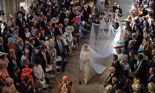 Cận cảnh váy cưới cổ tích của Meghan Marklen trong hôn lễ hoàng gia