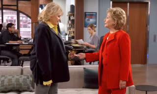 Bà Hillary Clinton đóng phim truyền hình.