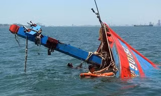 Tàu cá Quảng Nam bị chìm trên biển sau va chạm với tàu nước ngoài 