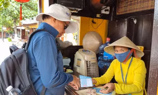 'Vé tham quan cứu di sản Hội An bên bờ vực'