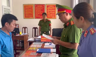 Nhân viên văn phòng đăng ký đất đai nhận tiền để ‘làm nhanh’ giấy tờ nhà đất