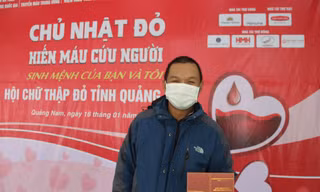 Chàng trai xứ Quảng Võ Diệp Đình Tường 26 lần hiến máu. Ảnh H. Văn