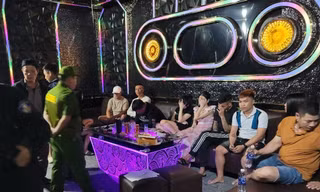 Công an đột kích bắt nhóm ‘bay lắc’ trong quán karaoke lúc nửa đêm