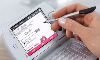 Nguy cơ mỏi mắt, đau đầu do smartphone