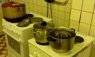 Nồi bánh của du học sinh Việt Nam tại Nga