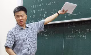 Khi đứng trên bục giảng, Giáo sư Ngô Bảo Châu không để cho mình bị xao nhãng. 