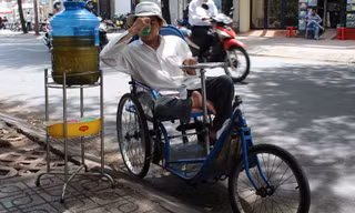 Trà đá miễn phí cho người đi đường ở TPHCM
