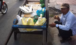 Bơ vơ kiếm tết trên đường phố 