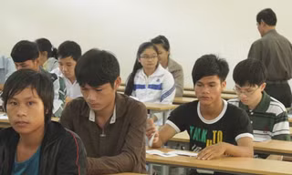 Thí sinh dự thi ĐH tại cụm thi liên trường Quy Nhơn năm 2013. Ảnh: Dân Trí