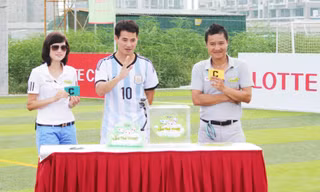 Bộ ba huấn luyện viên, ông bầu