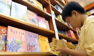  SGK hiện hành thực hiện theo một quy trình ngược, gây ra nhiều vấn đề về chất lượng - Ảnh: Đào Ngọc Thạch 
