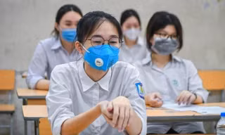 Hàng loạt học sinh mắc COVID-19, nhiều địa phương tạm dừng dạy học trực tiếp