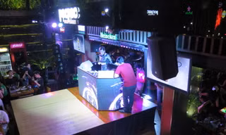 Dàn âm thanh nhạc sàn, DJ cực mạnh của nhà hàng hoạt động đến tận đêm khuya. Ảnh Việt Văn.