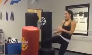  Ngỡ ngàng trước cước pháp tuyệt đỉnh của kiều nữ Taekwondo