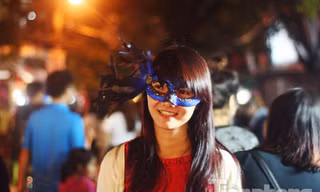 Ngàn ‘Ác quỷ’, ‘tiên nữ’ đổ bộ Hàng Mã đêm Halloween