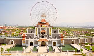 Thưởng thức xe điện một ray trên cao ở Asia Park Đà Nẵng